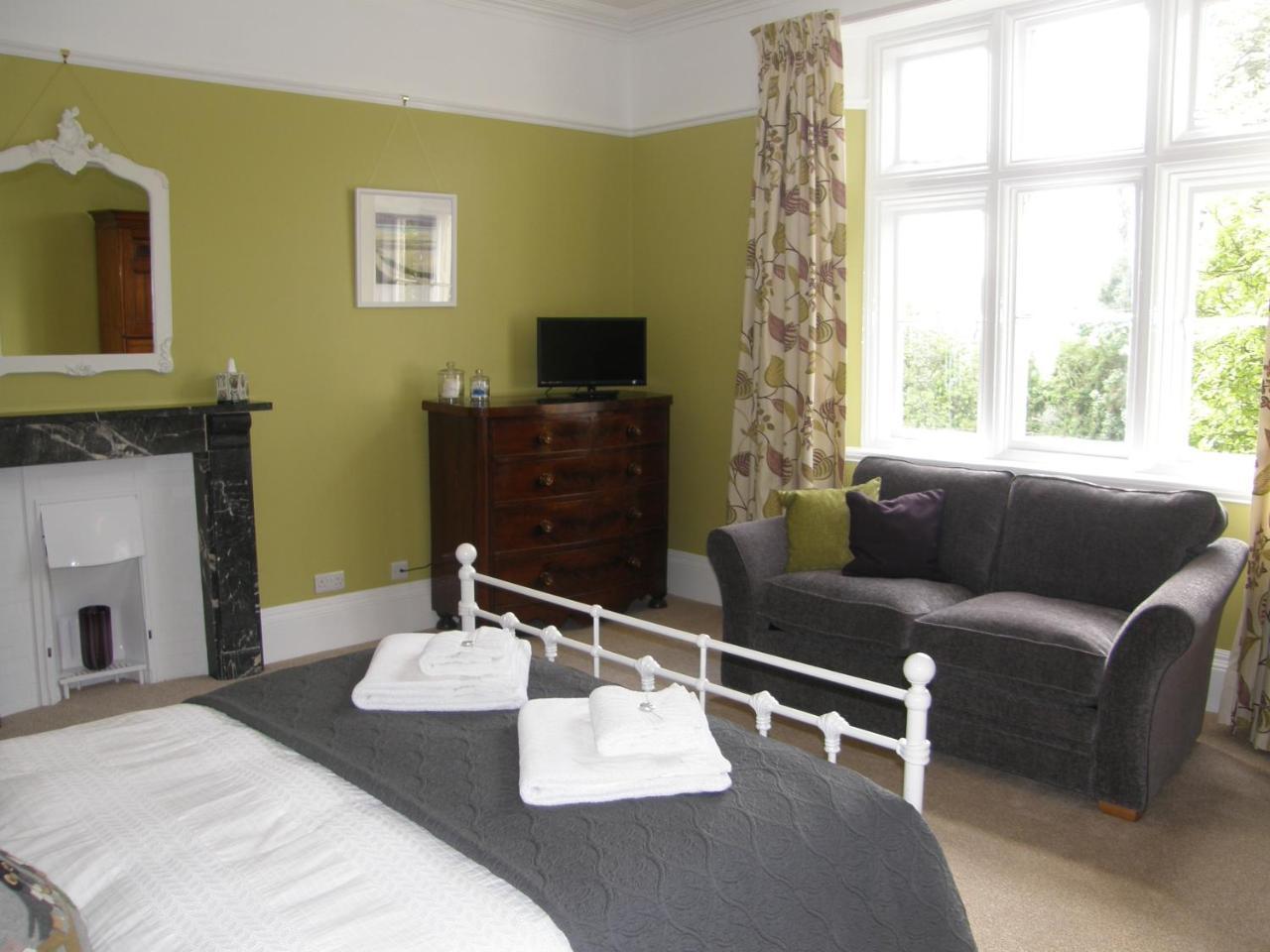 The Old Vicarage B & B Barnstaple Exterior photo