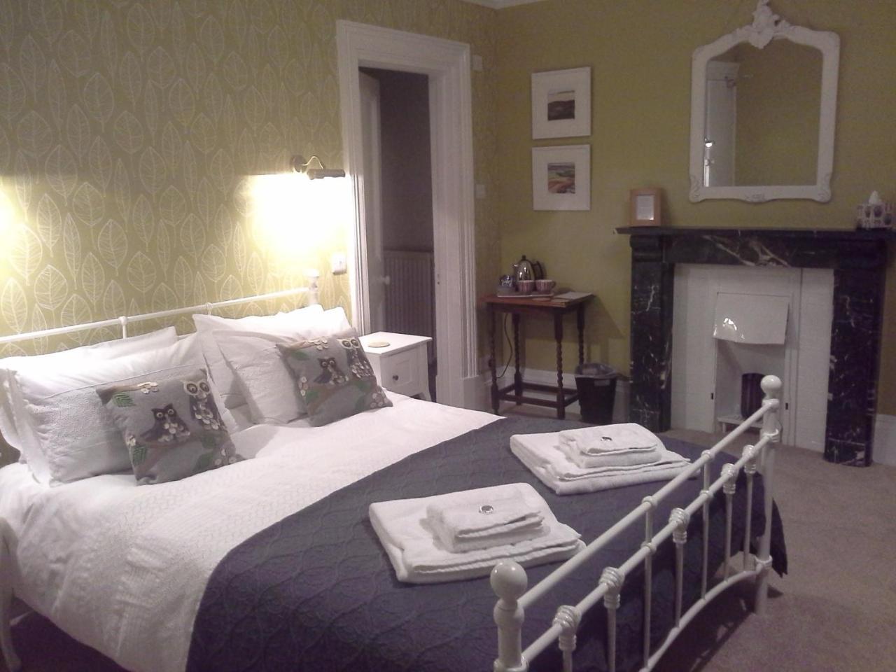 The Old Vicarage B & B Barnstaple Exterior photo